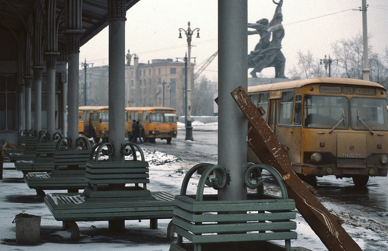 Illustration for article titled Did the Russians love the '80s too? Some revealing photos